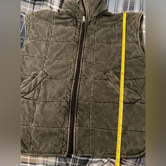 Perfect Tone Black Acid Wash Quilted Vest size XS new, newer worn grey pink lily - Picture 11 of 12
